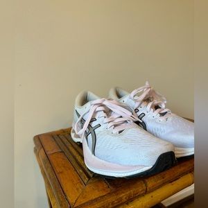 Women’s ASICS Gel Kayano 27 Size 7